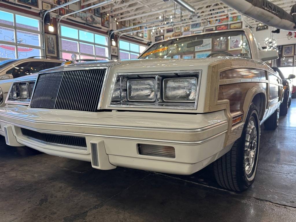 Chrysler-Le-baron-1983-white-13