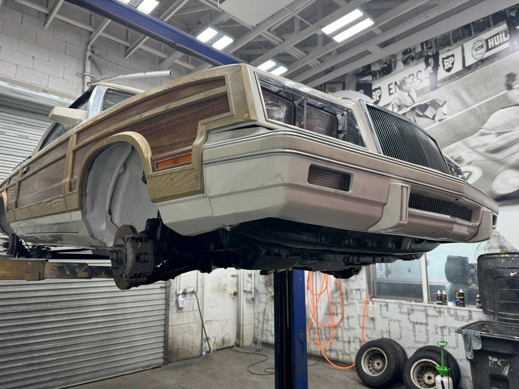 Chrysler-Le-baron-1983-white-21