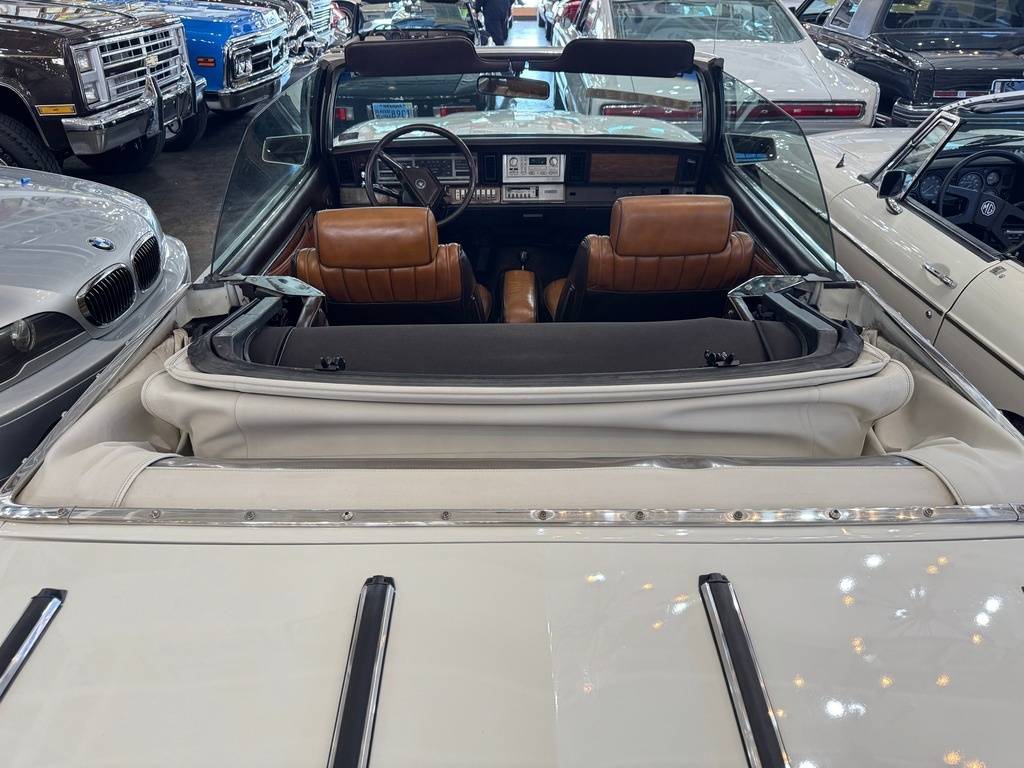 Chrysler-Le-baron-1983-white-3