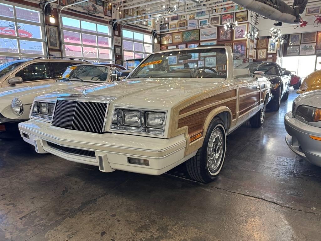 Chrysler Le baron  1983 white