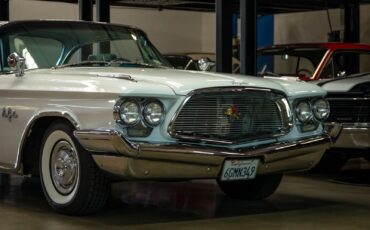 Chrysler-New-Yorker-1960-2-Door-Hardtop-11