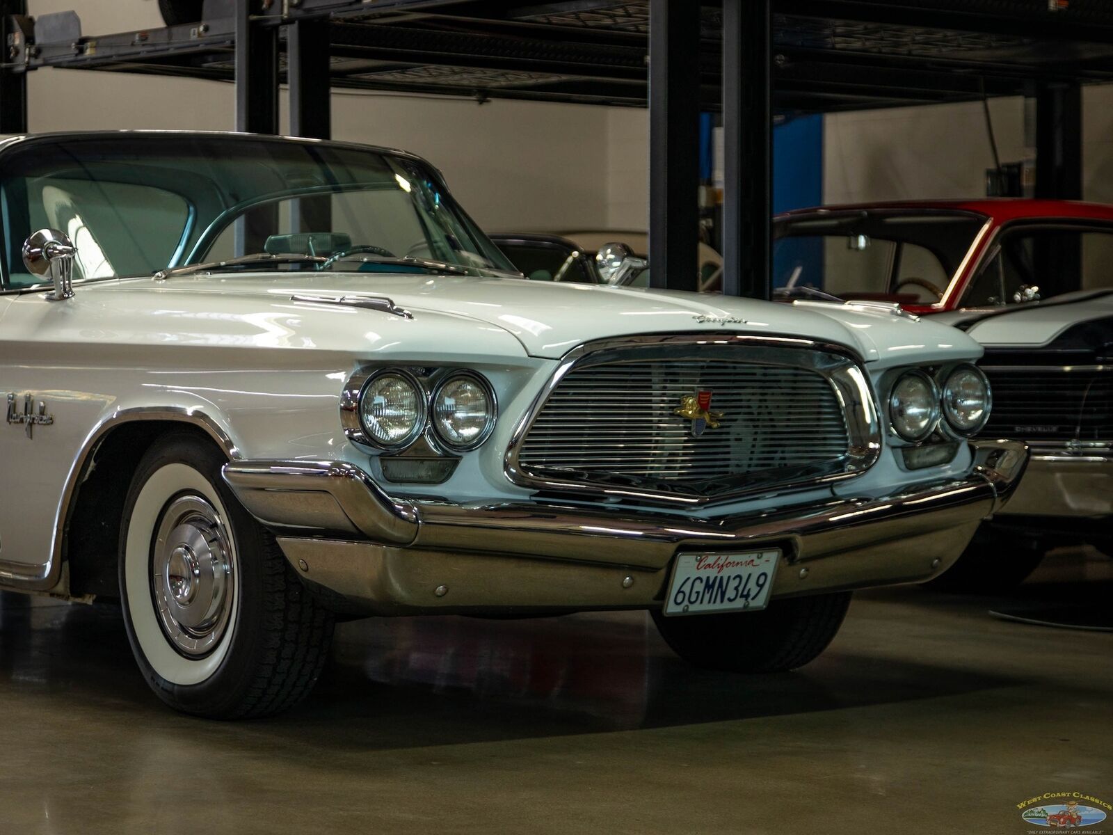 Chrysler-New-Yorker-1960-2-Door-Hardtop-11