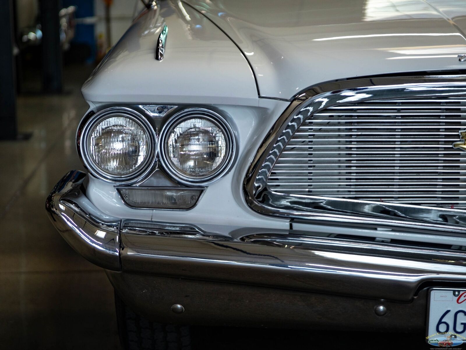 Chrysler-New-Yorker-1960-2-Door-Hardtop-13
