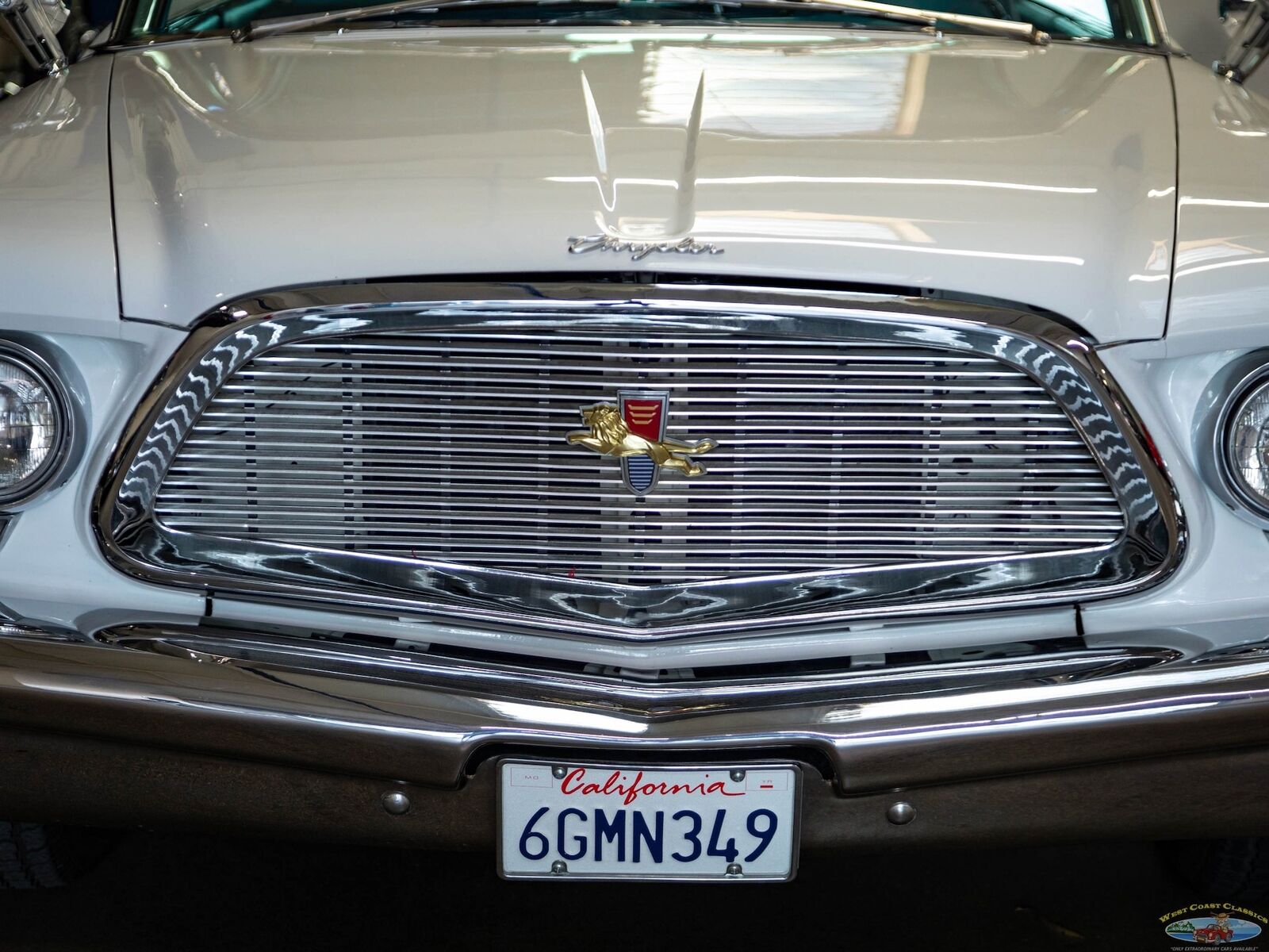 Chrysler-New-Yorker-1960-2-Door-Hardtop-14