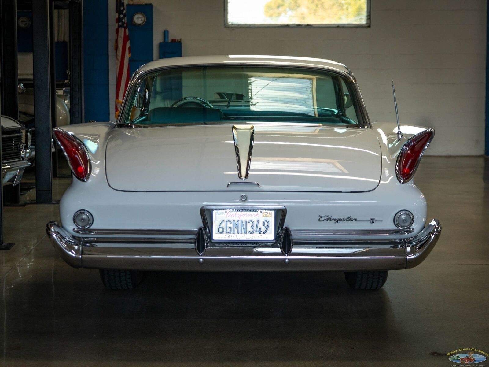 Chrysler-New-Yorker-1960-2-Door-Hardtop-16