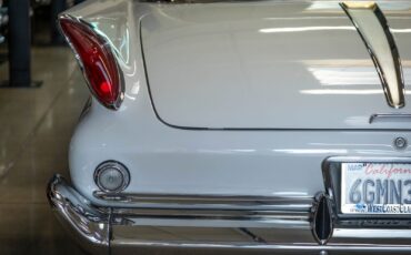 Chrysler-New-Yorker-1960-2-Door-Hardtop-17