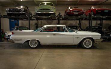 Chrysler-New-Yorker-1960-2-Door-Hardtop-2