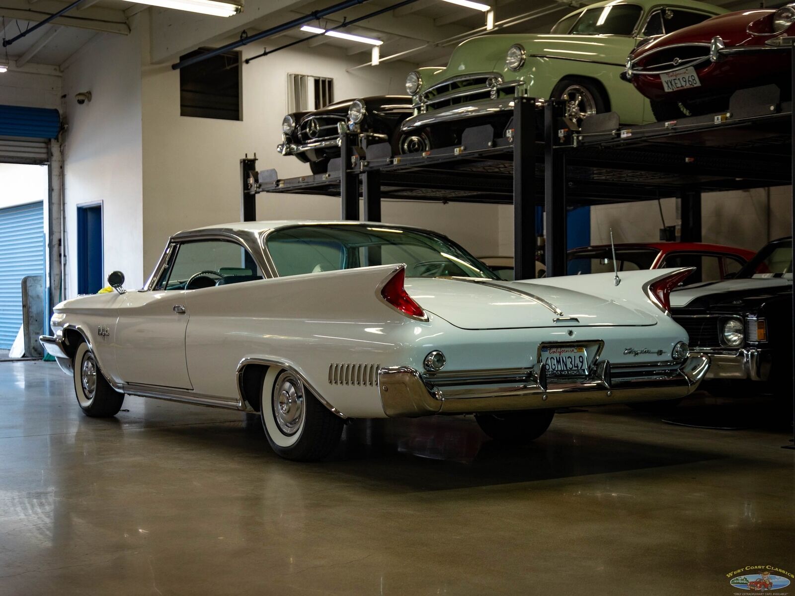 Chrysler-New-Yorker-1960-2-Door-Hardtop-20