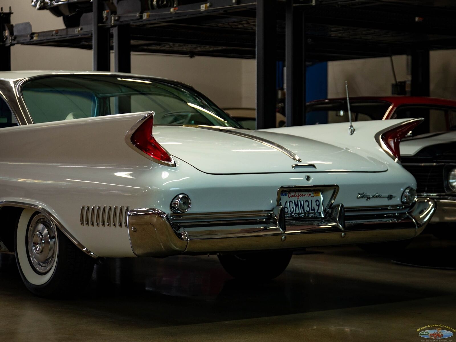 Chrysler-New-Yorker-1960-2-Door-Hardtop-22