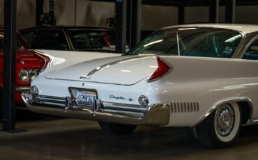 Chrysler-New-Yorker-1960-2-Door-Hardtop-24
