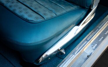 Chrysler-New-Yorker-1960-2-Door-Hardtop-28