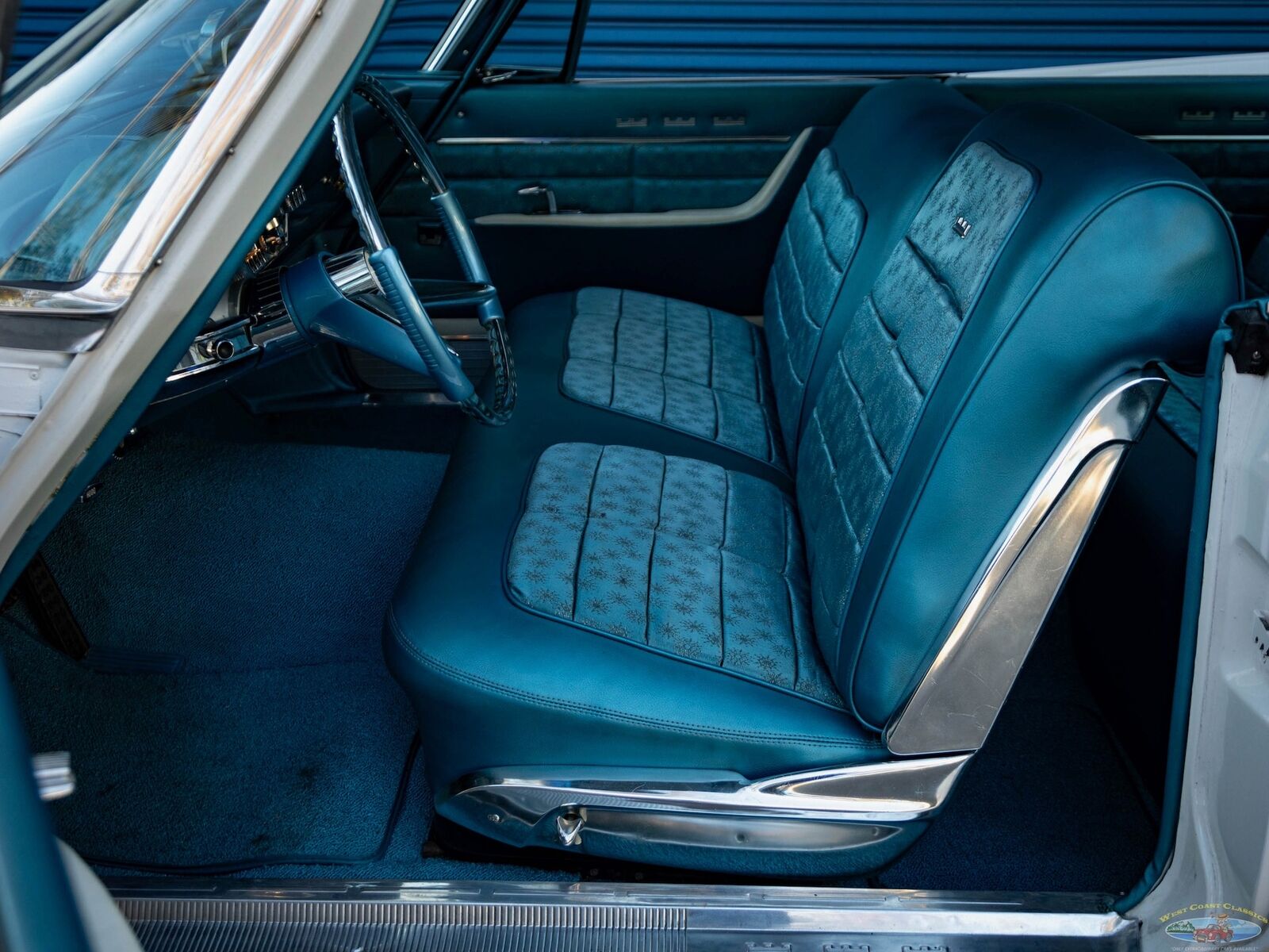 Chrysler-New-Yorker-1960-2-Door-Hardtop-29