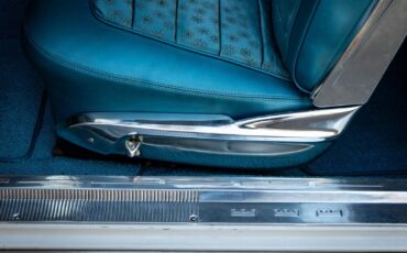 Chrysler-New-Yorker-1960-2-Door-Hardtop-30