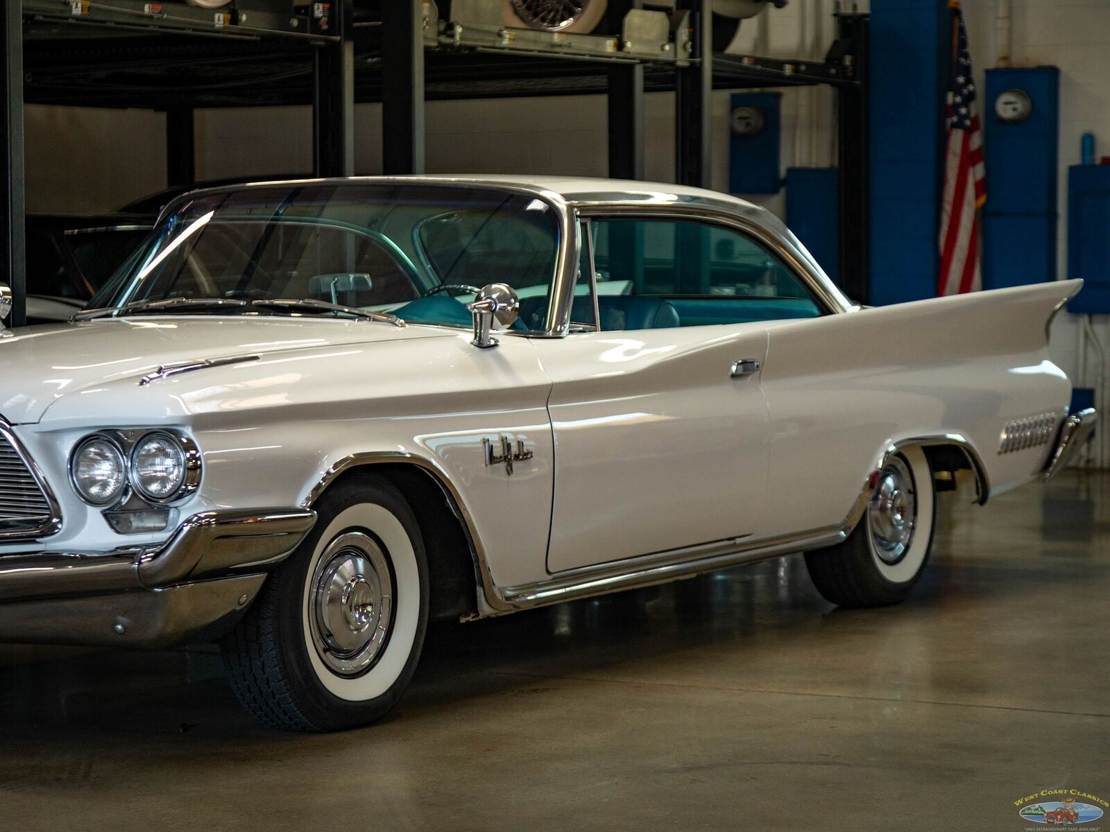 Chrysler-New-Yorker-1960-2-Door-Hardtop-8