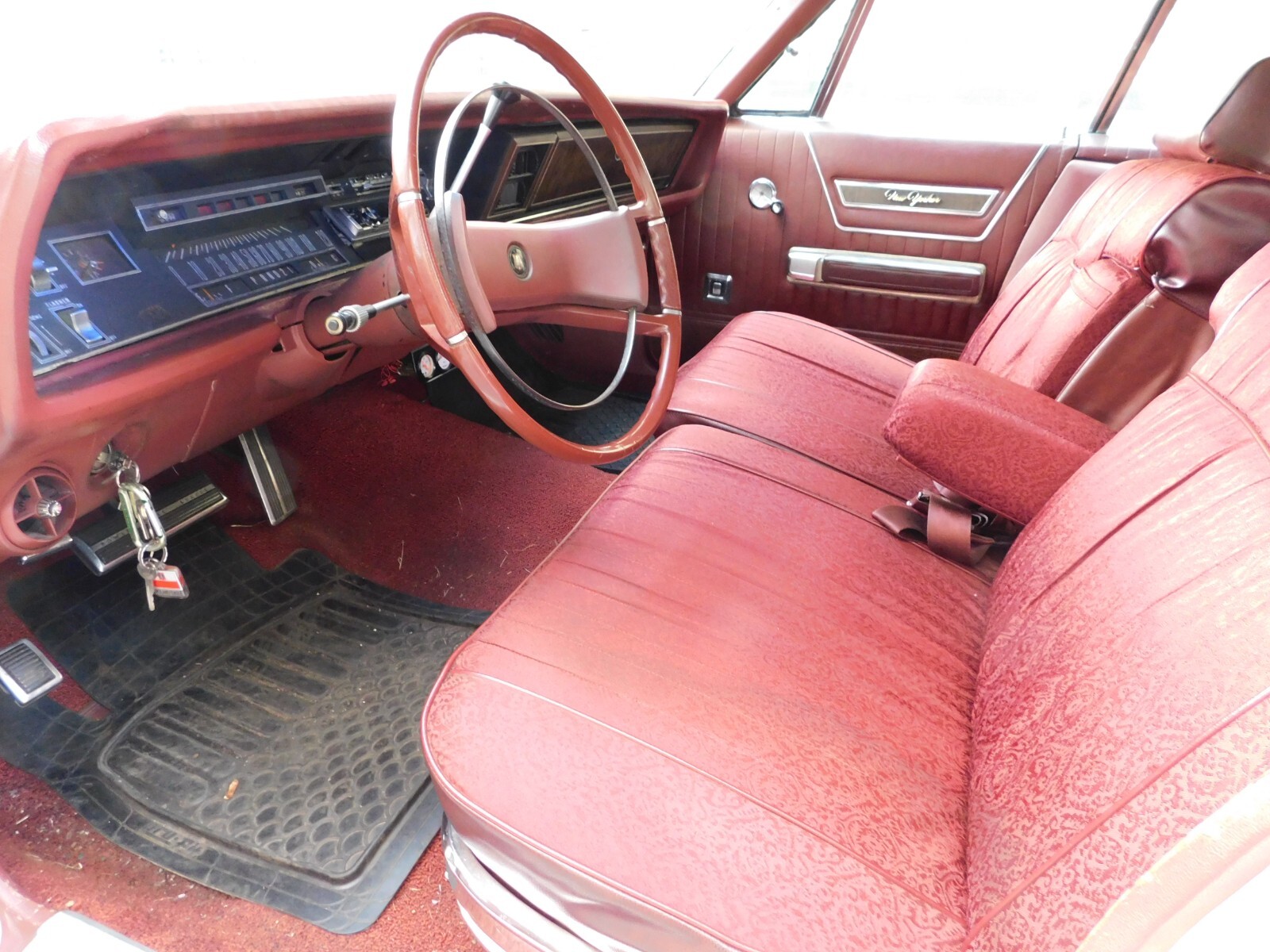 Chrysler-New-Yorker-1969-Sedan-10