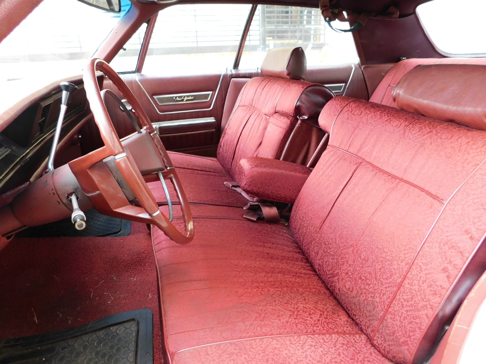 Chrysler-New-Yorker-1969-Sedan-11