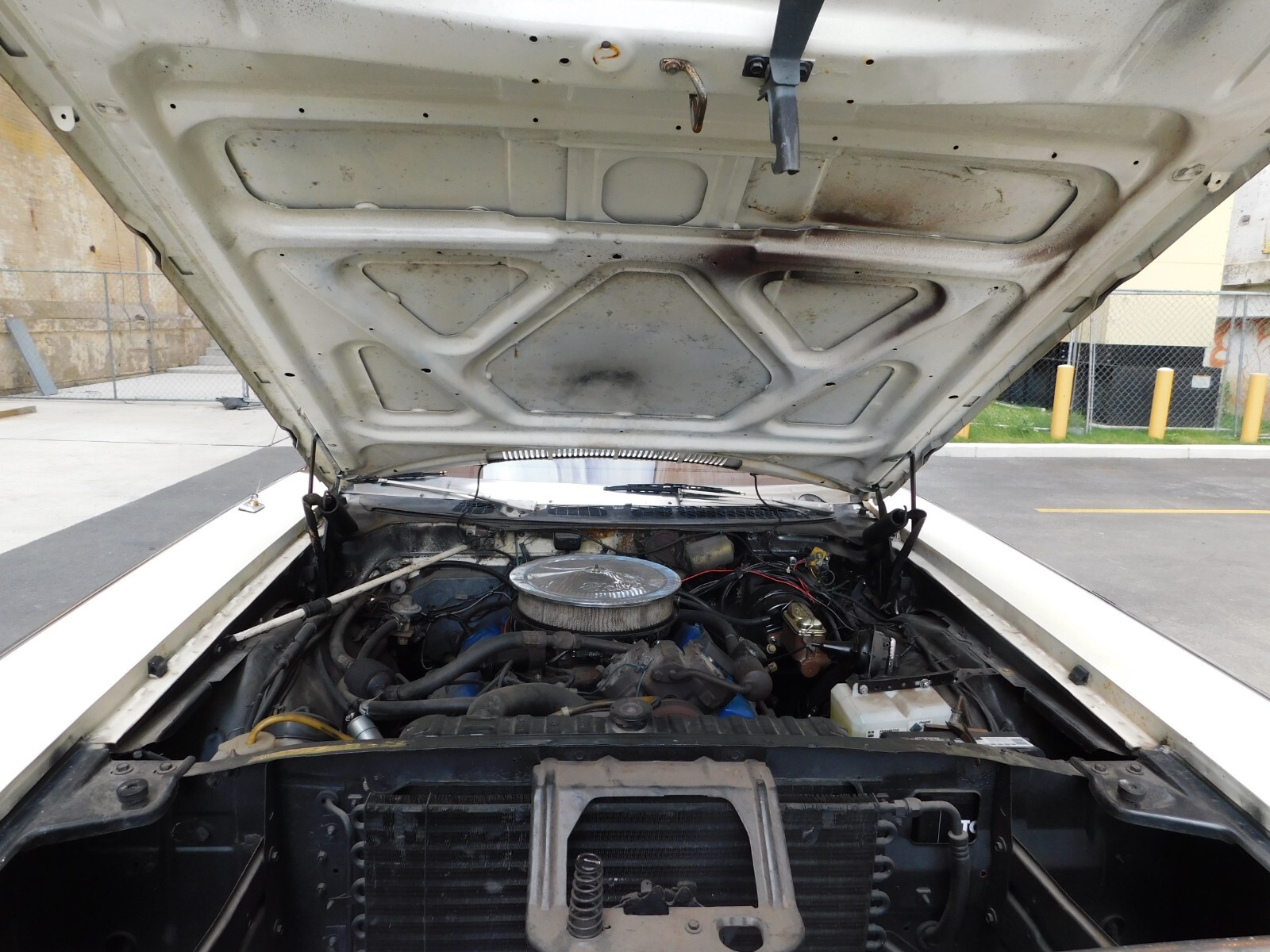 Chrysler-New-Yorker-1969-Sedan-21