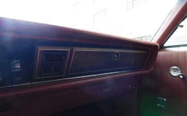Chrysler-New-Yorker-1969-Sedan-22