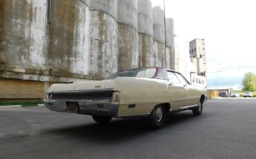 Chrysler-New-Yorker-1969-Sedan-4