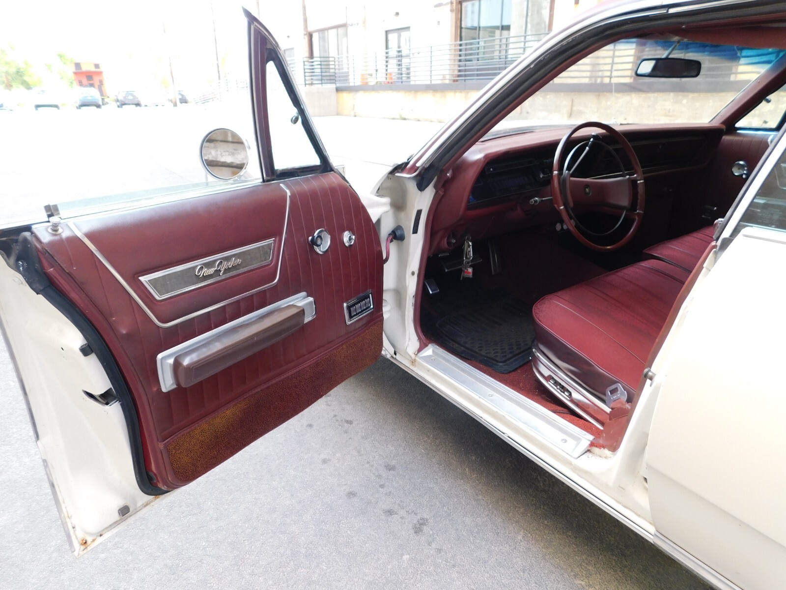 Chrysler-New-Yorker-1969-Sedan-8