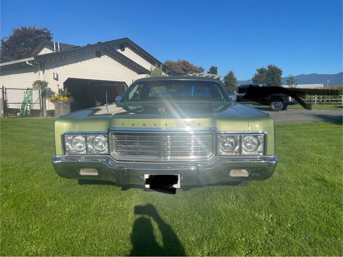 Chrysler-New-yorker-1973-green-1