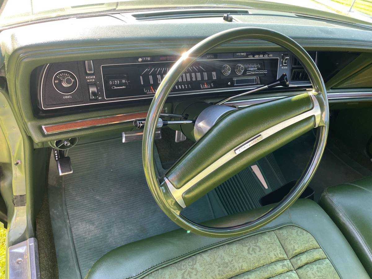 Chrysler-New-yorker-1973-green-14