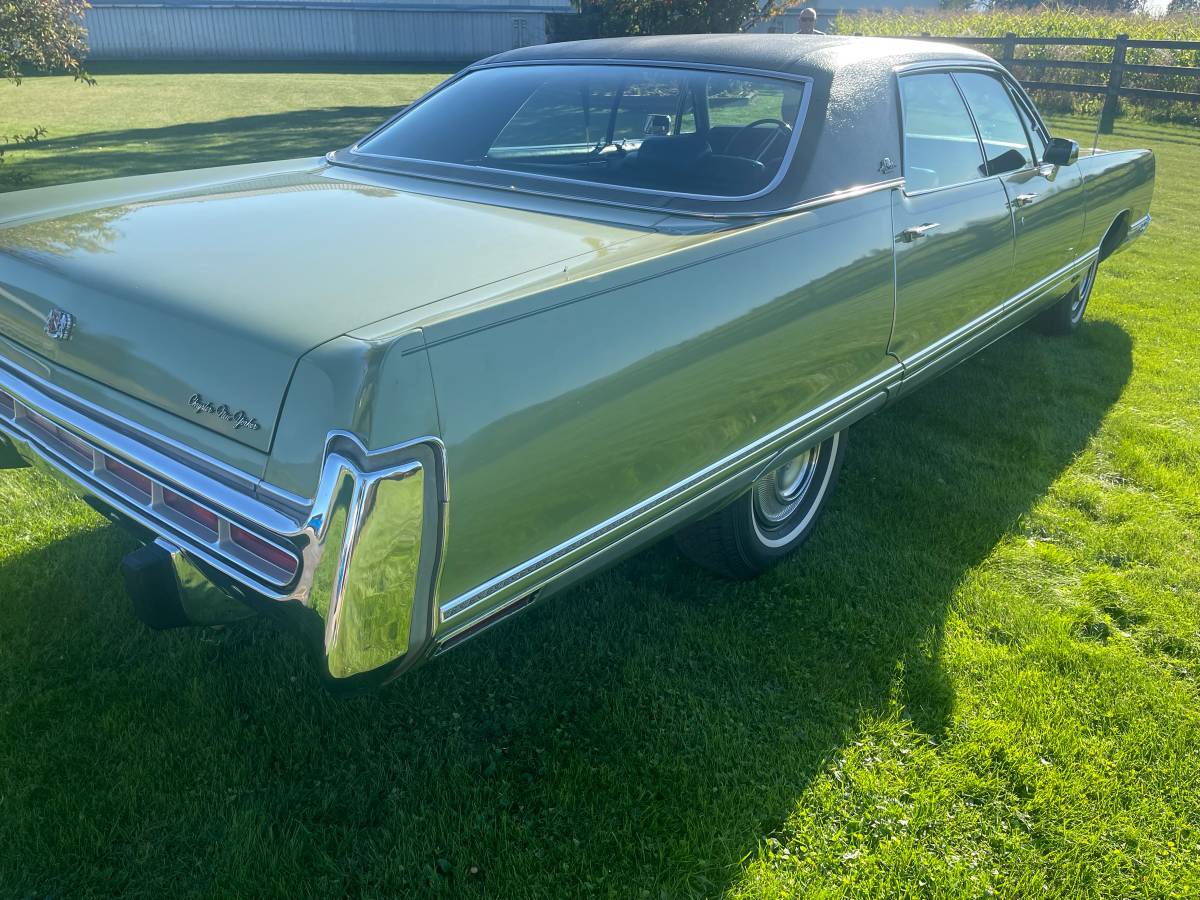 Chrysler-New-yorker-1973-green-3