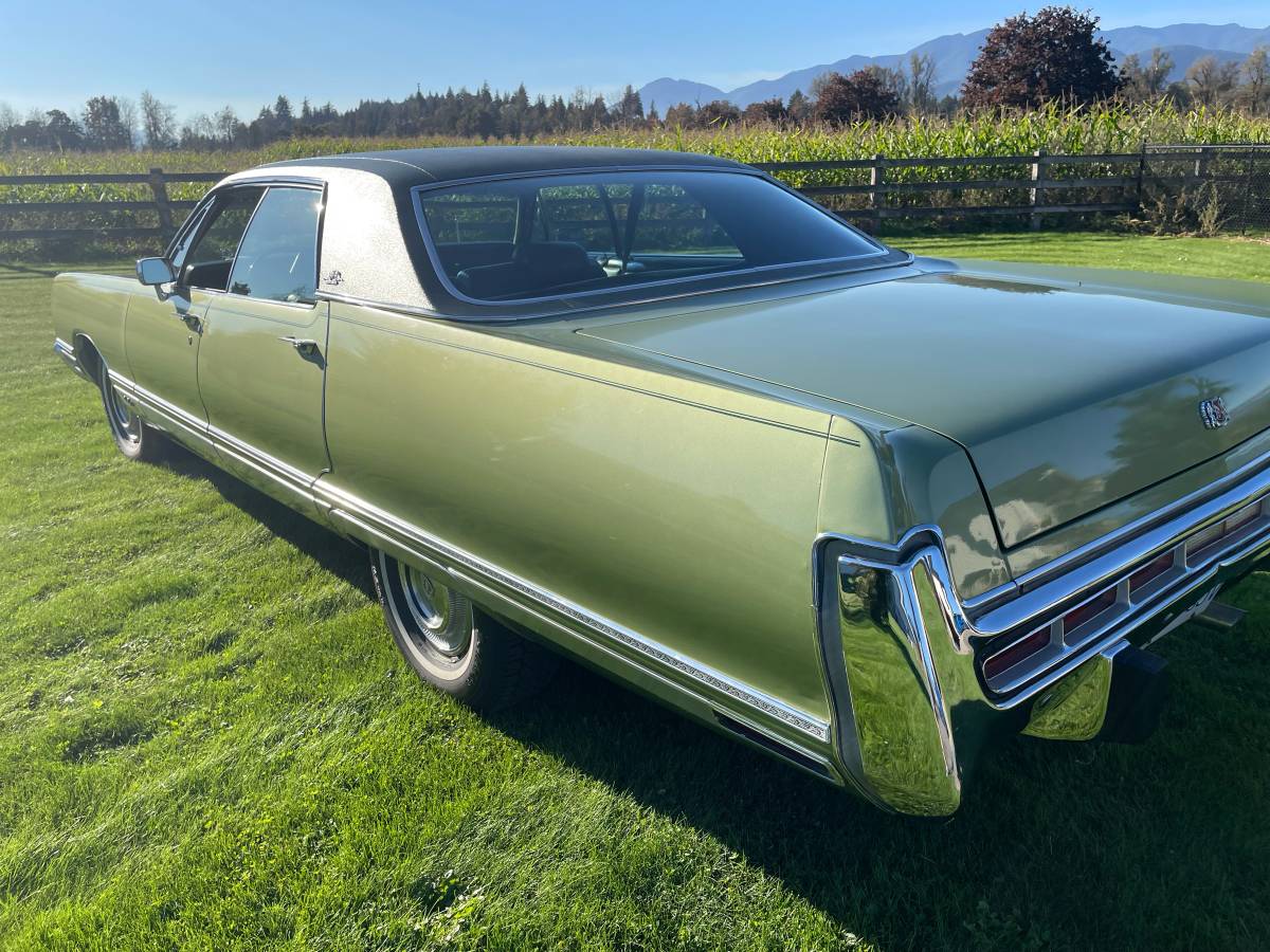 Chrysler-New-yorker-1973-green-5