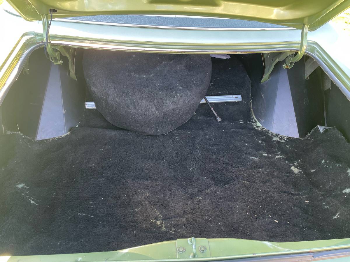 Chrysler-New-yorker-1973-green-6