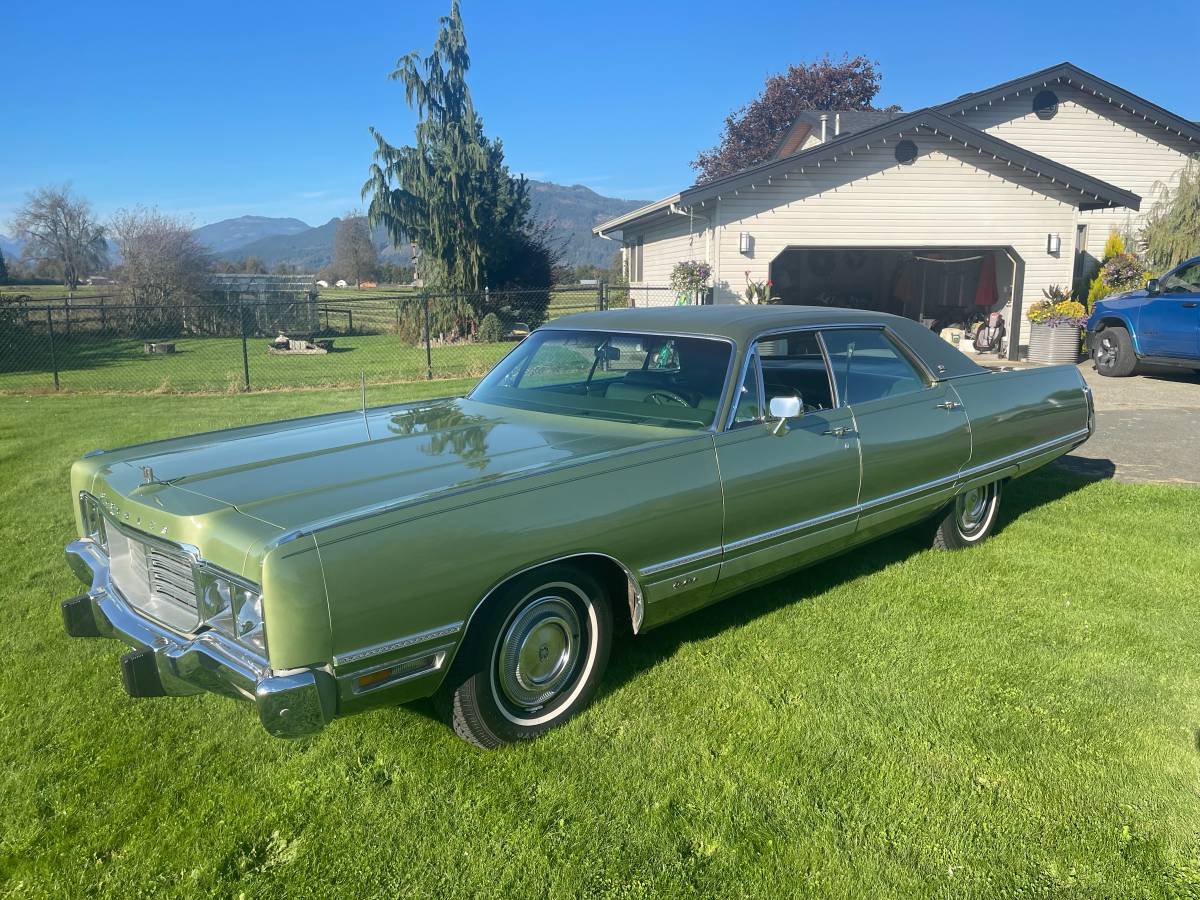 Chrysler New yorker  1973 green