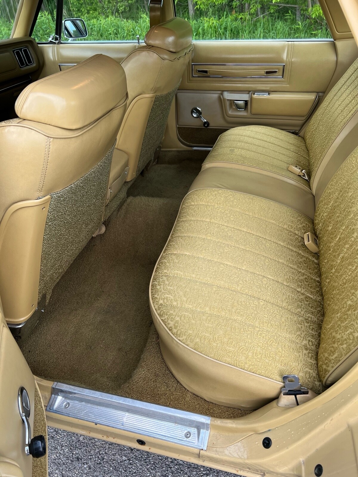 Chrysler-Newport-1977-11