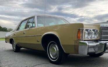 Chrysler-Newport-1977-2