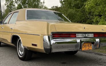 Chrysler-Newport-1977-6
