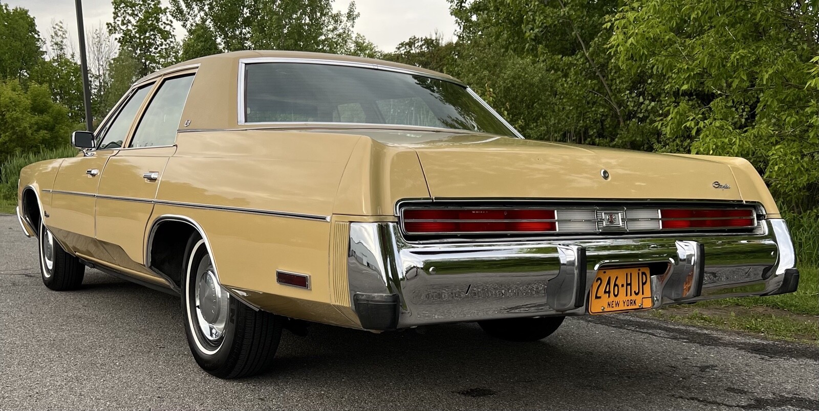 Chrysler-Newport-1977-6