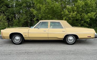 Chrysler-Newport-1977-7