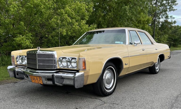 Chrysler Newport 1977