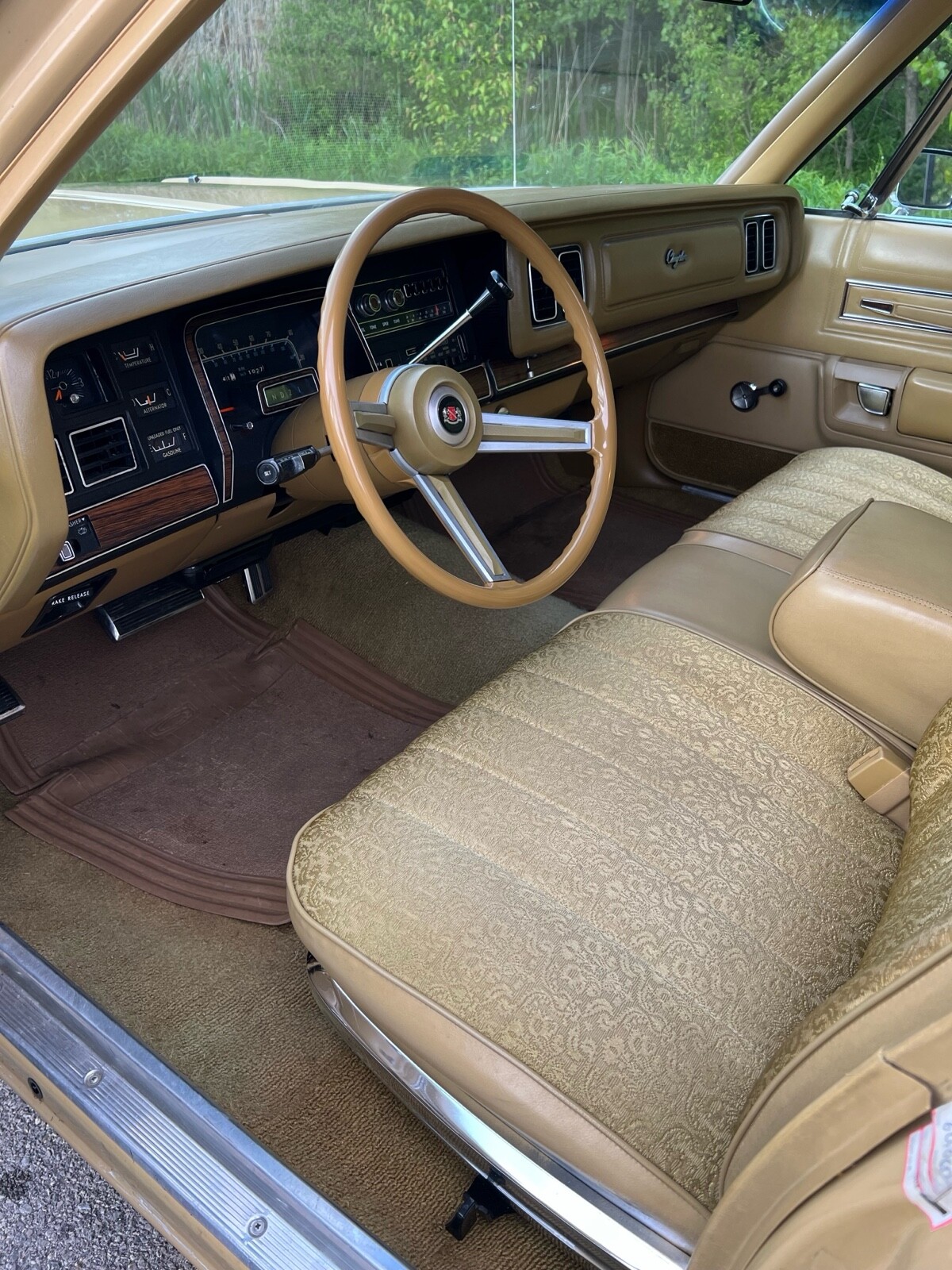 Chrysler-Newport-1977-8