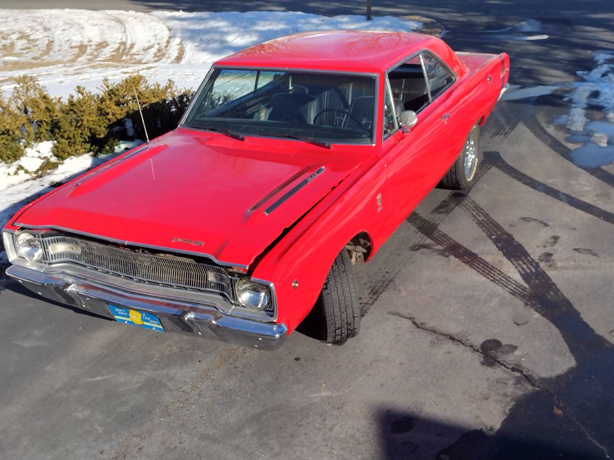 Chrysler-Plymouth-1968-red-14
