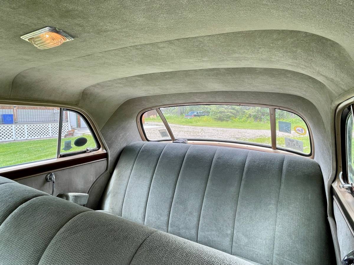 Chrysler-Royal-1950-green-14