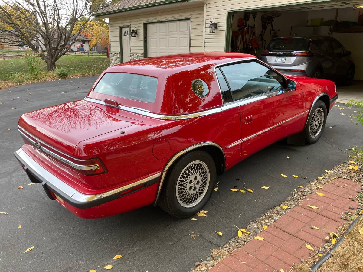 Chrysler-Tc-by-maserati-1990-red-3