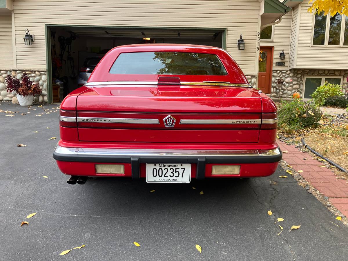 Chrysler-Tc-by-maserati-1990-red-4
