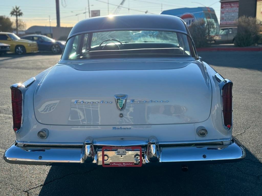 Chrysler-Windsor-deluxe-1955-grey-12