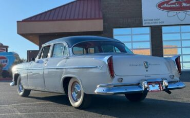 Chrysler-Windsor-deluxe-1955-grey-13