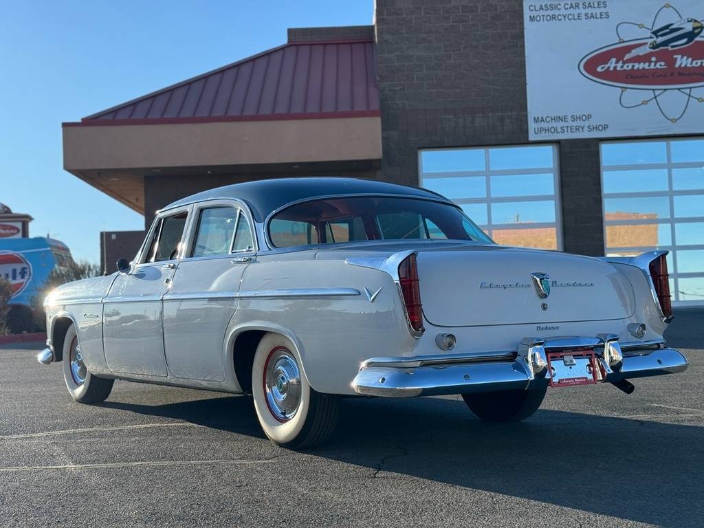 Chrysler-Windsor-deluxe-1955-grey-13