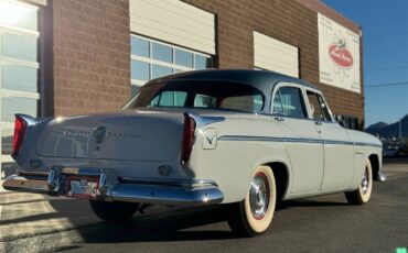 Chrysler-Windsor-deluxe-1955-grey-2