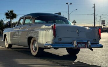 Chrysler-Windsor-deluxe-1955-grey-4