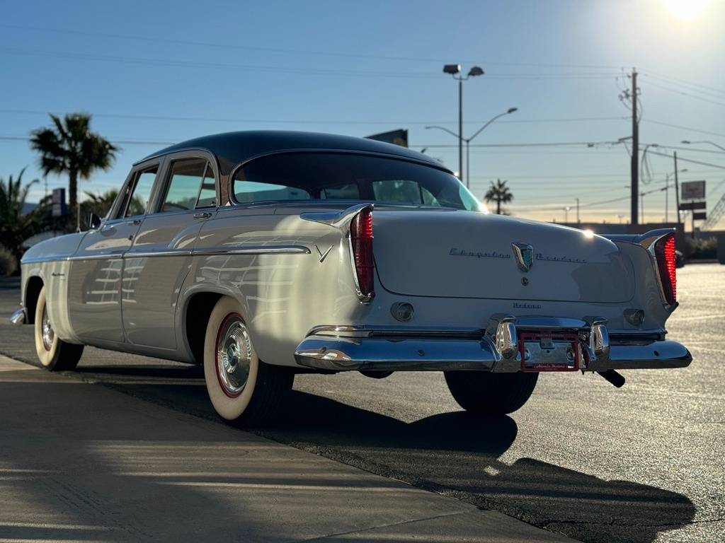 Chrysler-Windsor-deluxe-1955-grey-4