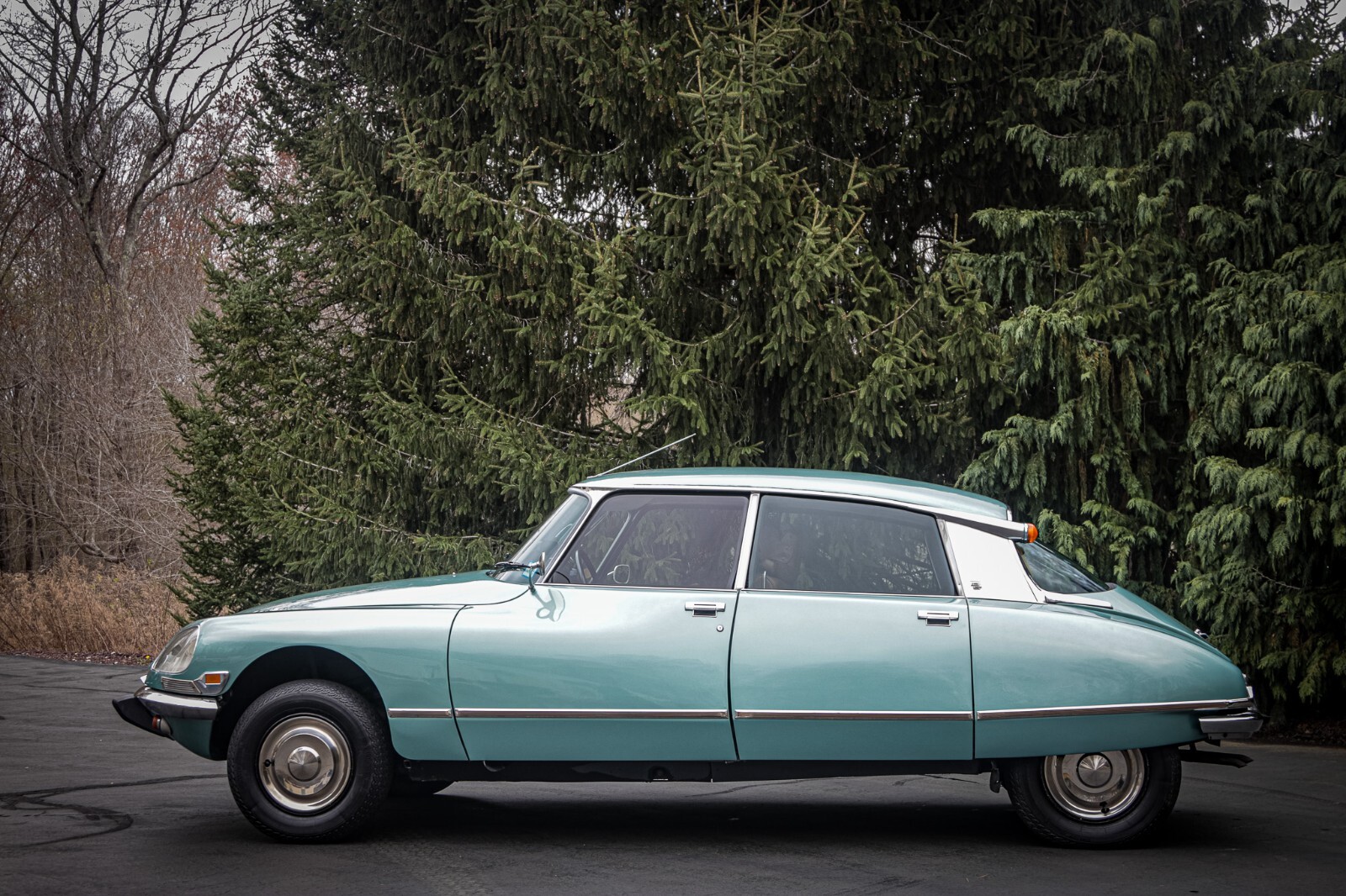 Citroen-DS-21-1972-Sedan-1