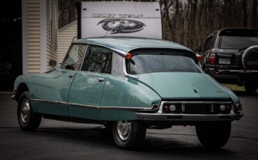 Citroen-DS-21-1972-Sedan-3