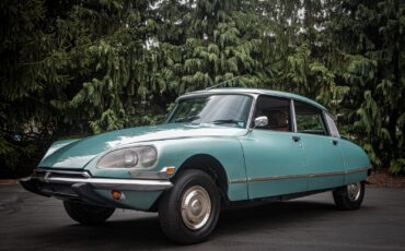 Citroen-DS-21-1972-Sedan